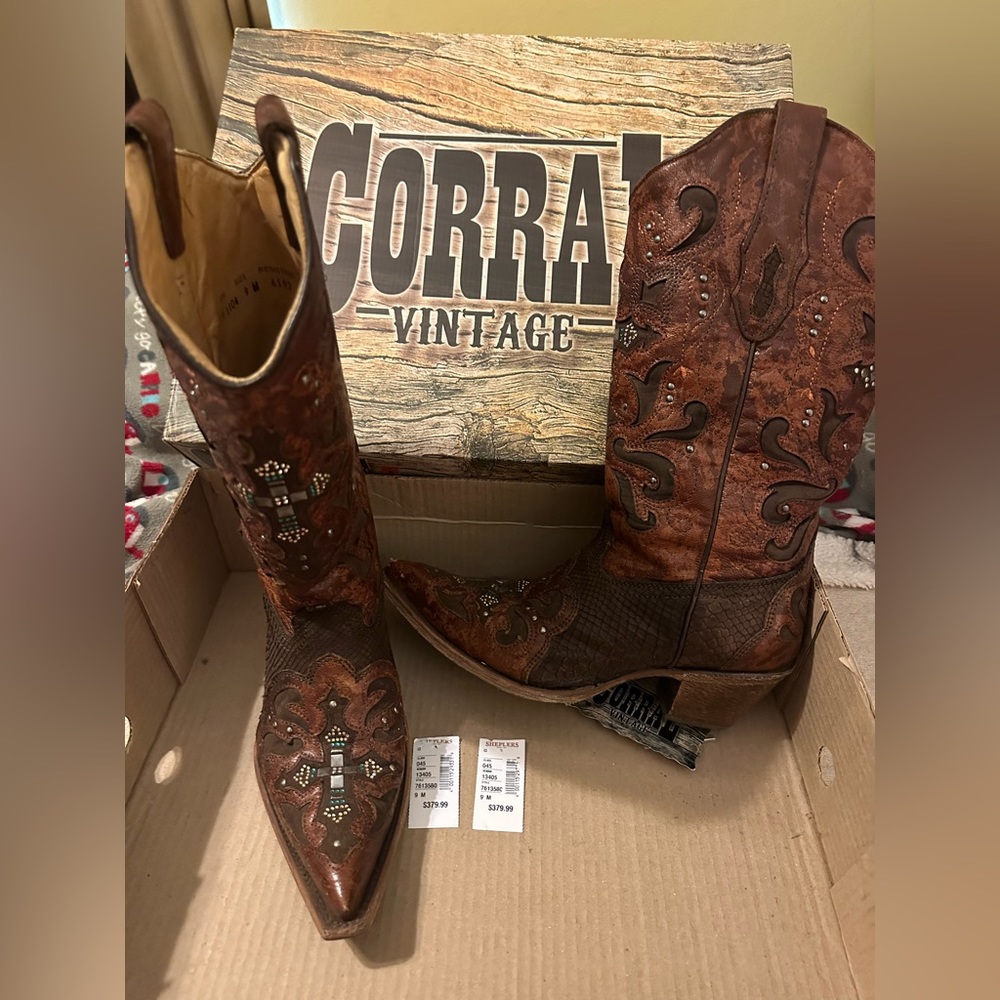 Corral women’s western snake skin and Swarovski crystal boots